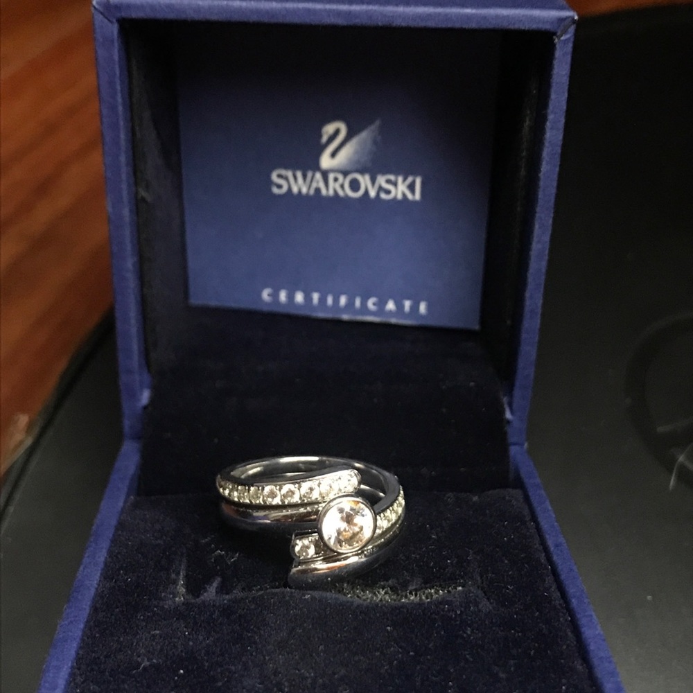 Swarovski crystal nestling rings
